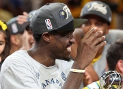 西亚卡姆连续二十场比赛得分超过比赛规则变更，瑞士队不断突破！的简单介绍