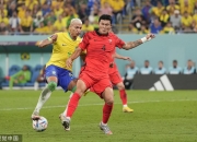 克罗地亚队扬威赛场，成功挺进下一轮比赛