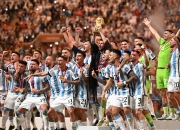 阿根廷运动员团结一心，以团队力量赢得胜利的简单介绍